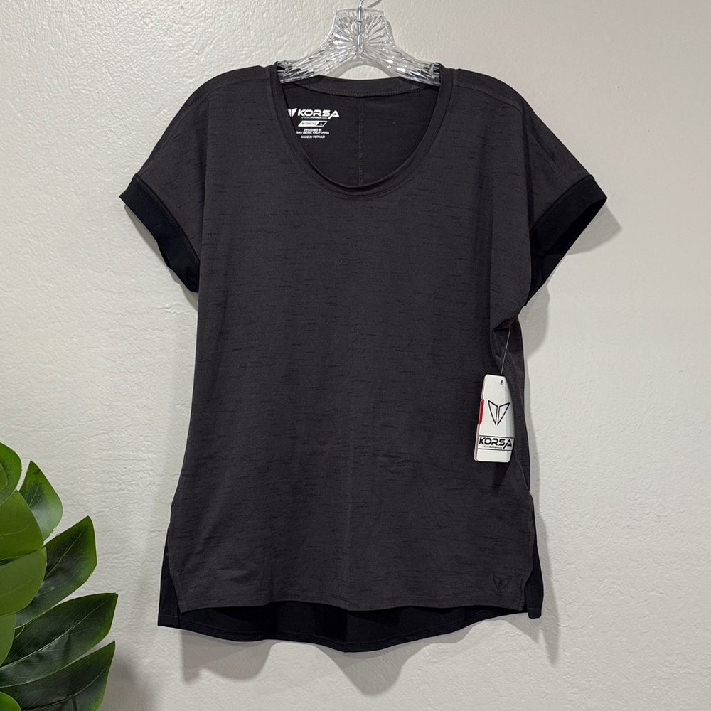 NWT KORSA Road Runner Women's Black Short Sleeve Tee size L
